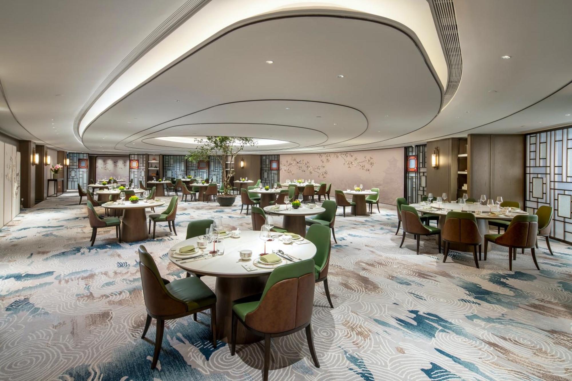 Yuexiu Hotel Guangzhou, Curio Collection By Hilton Extérieur photo