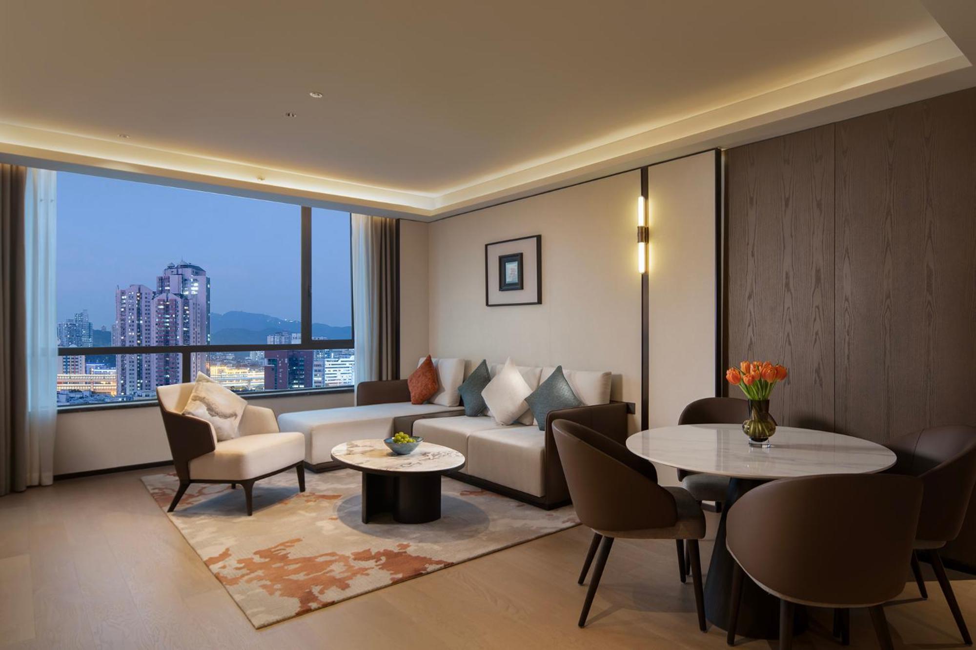 Yuexiu Hotel Guangzhou, Curio Collection By Hilton Extérieur photo