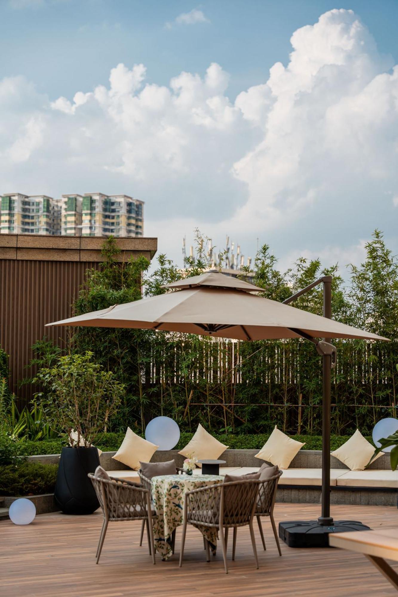 Yuexiu Hotel Guangzhou, Curio Collection By Hilton Extérieur photo
