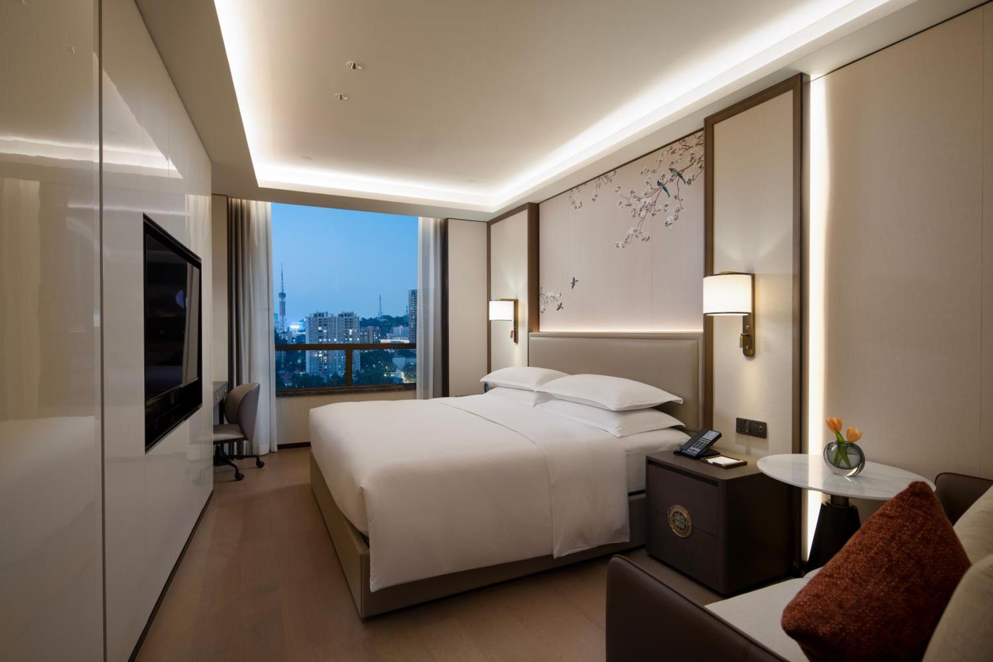 Yuexiu Hotel Guangzhou, Curio Collection By Hilton Extérieur photo