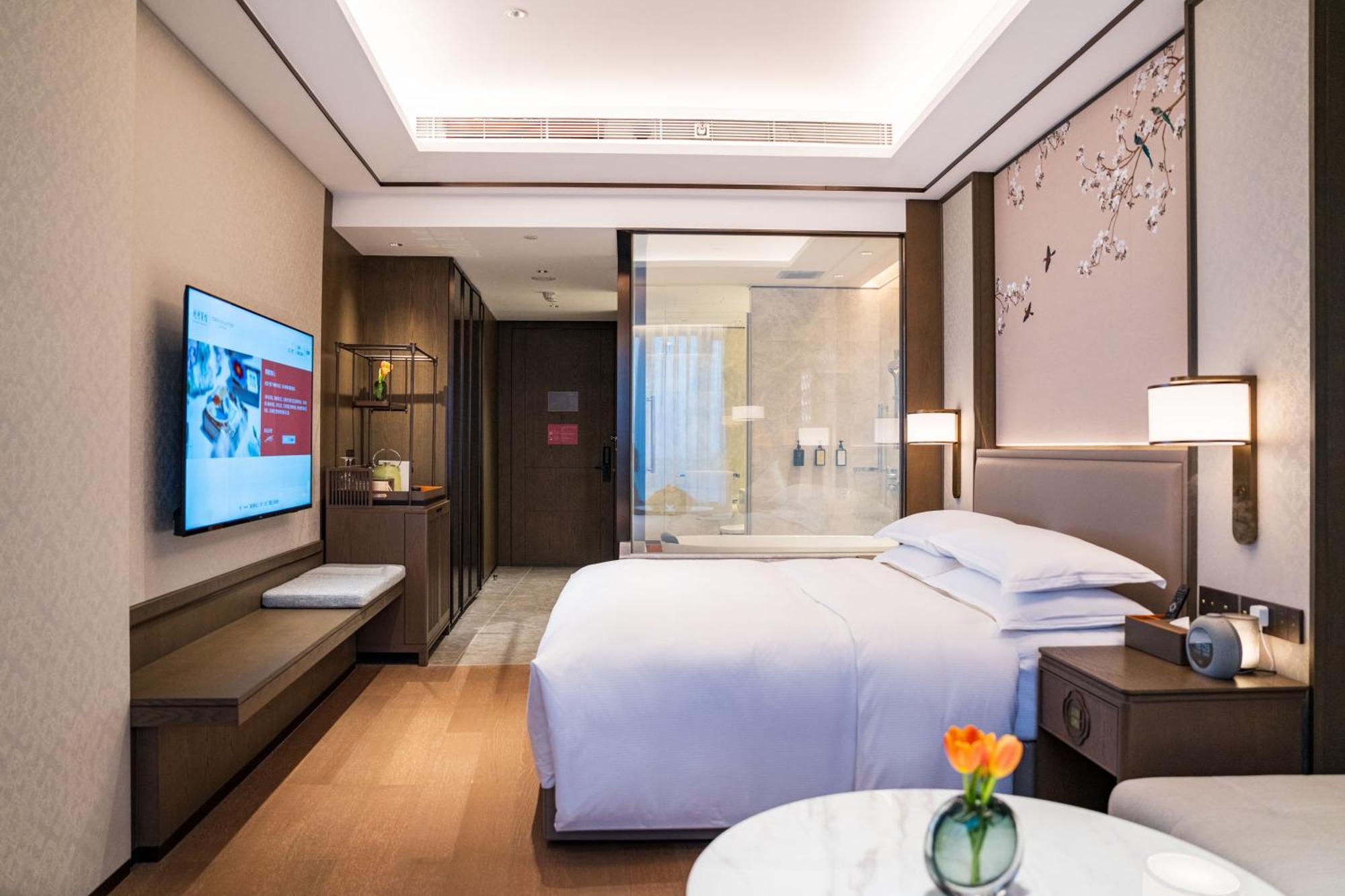 Yuexiu Hotel Guangzhou, Curio Collection By Hilton Extérieur photo